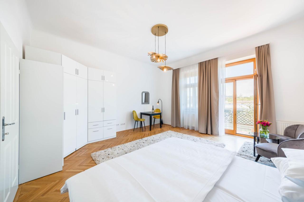 Apartamento con balcón