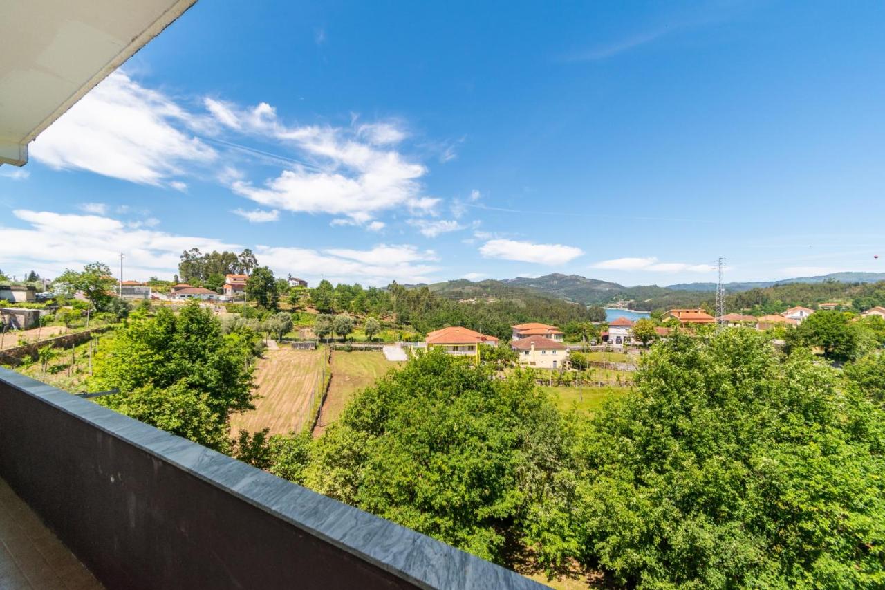 Apartment with Lake View