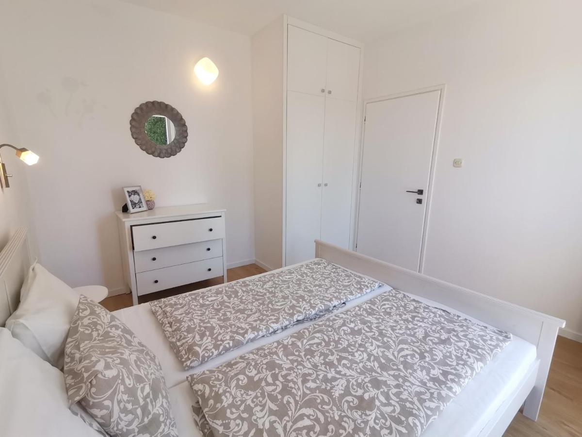One-Bedroom Apartment with Sea View and Balcony