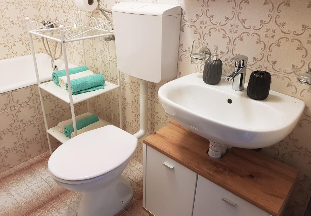 Appartamento con 2 Camere da Letto, Terrazza e Vista Mare