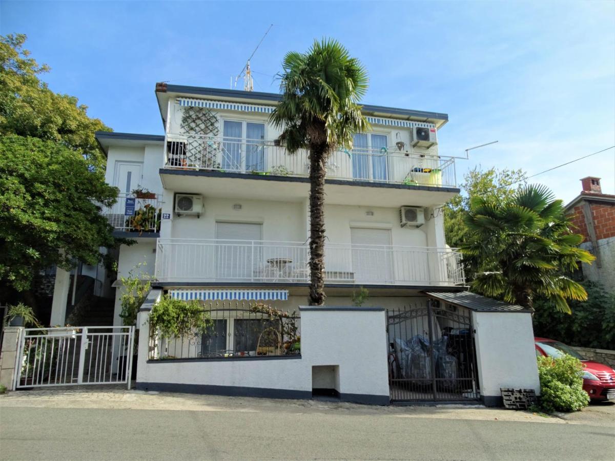 Apartmani Crikvenica 30098 - Dijana - B&B