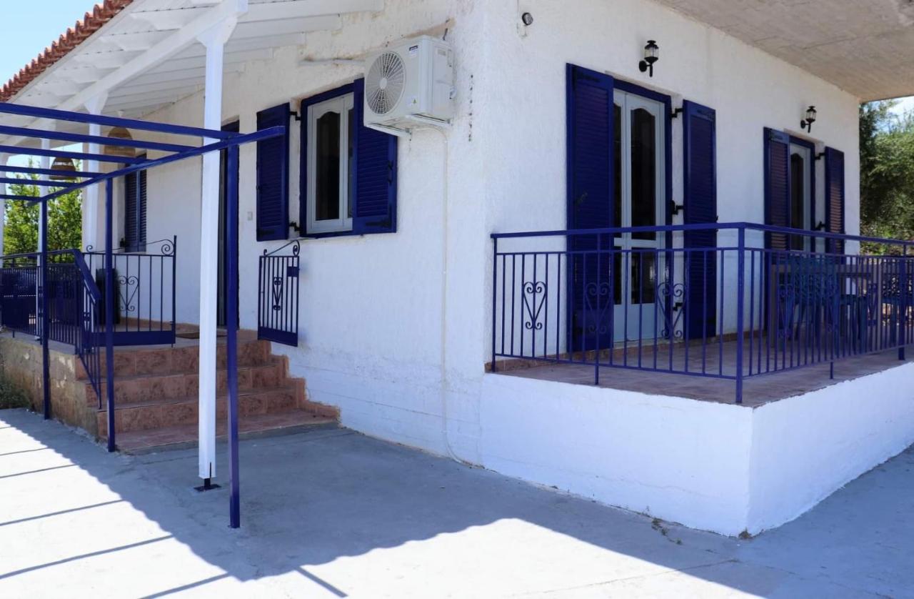 Villa Blue Cocoon - Chrani Messinia Péloponnèse- sea view 800 m from beach - Bed and Breakfast
