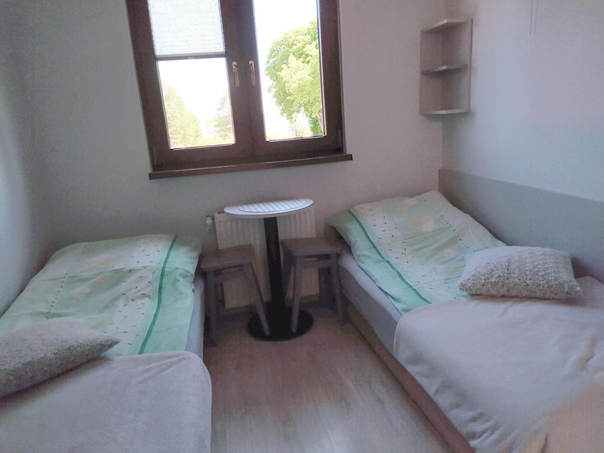 Kleines Zweibettzimmer