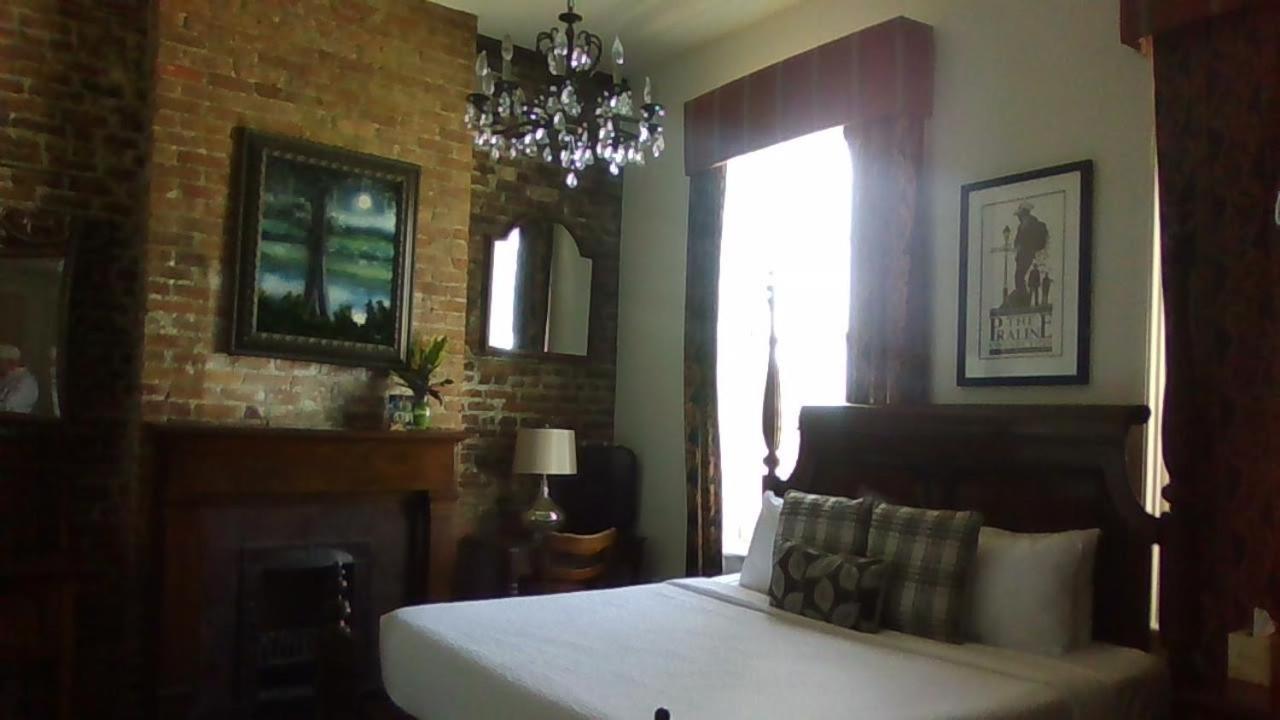 B&B New Orleans - Lafitte Hotel & Bar - Bed and Breakfast New Orleans