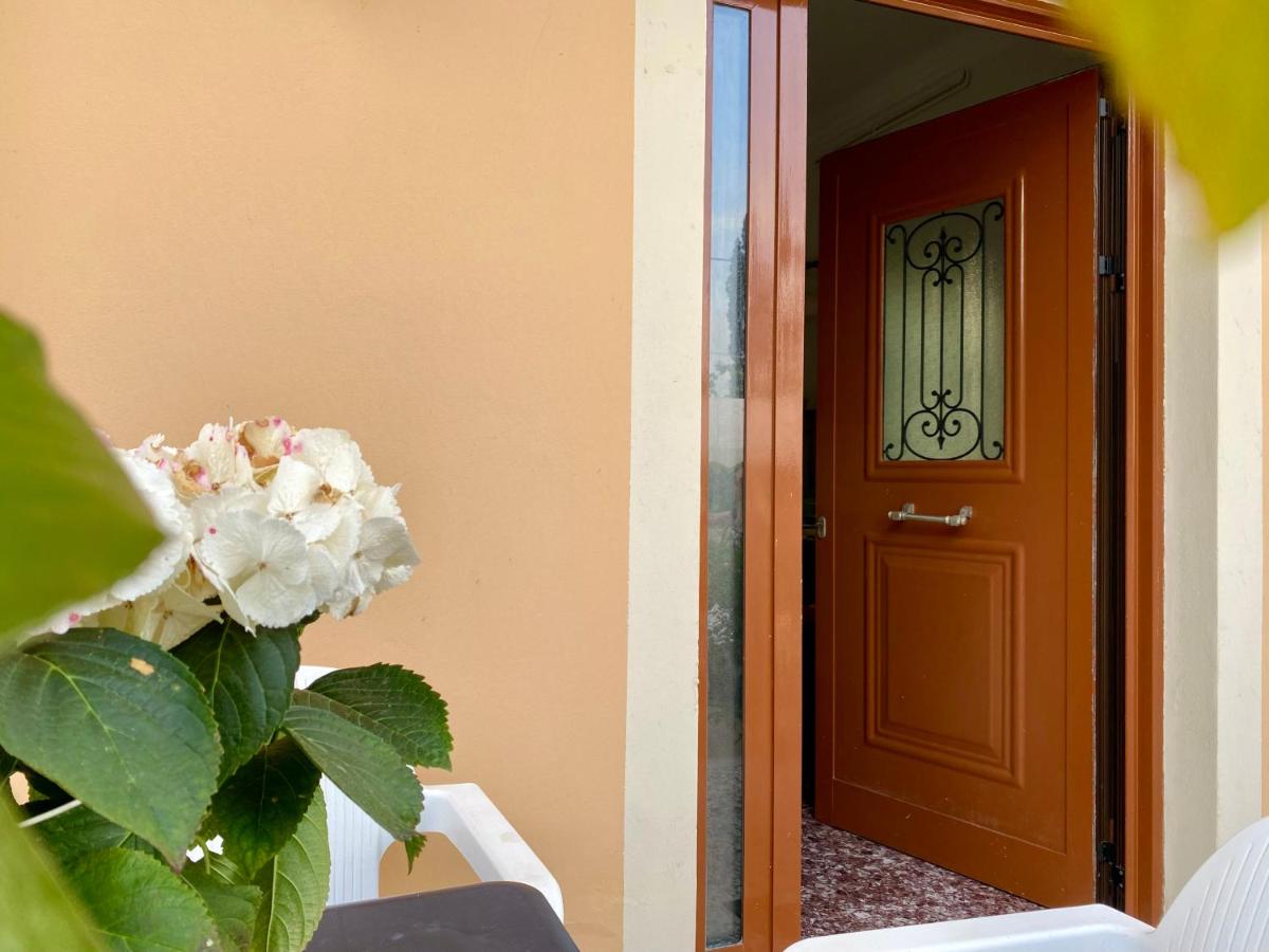 Montsenigos Garden Apartment - B&B