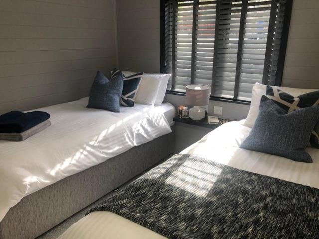 L19 - Penrhyn Spa Lodge with Hot Tub - Ferienwohnung
