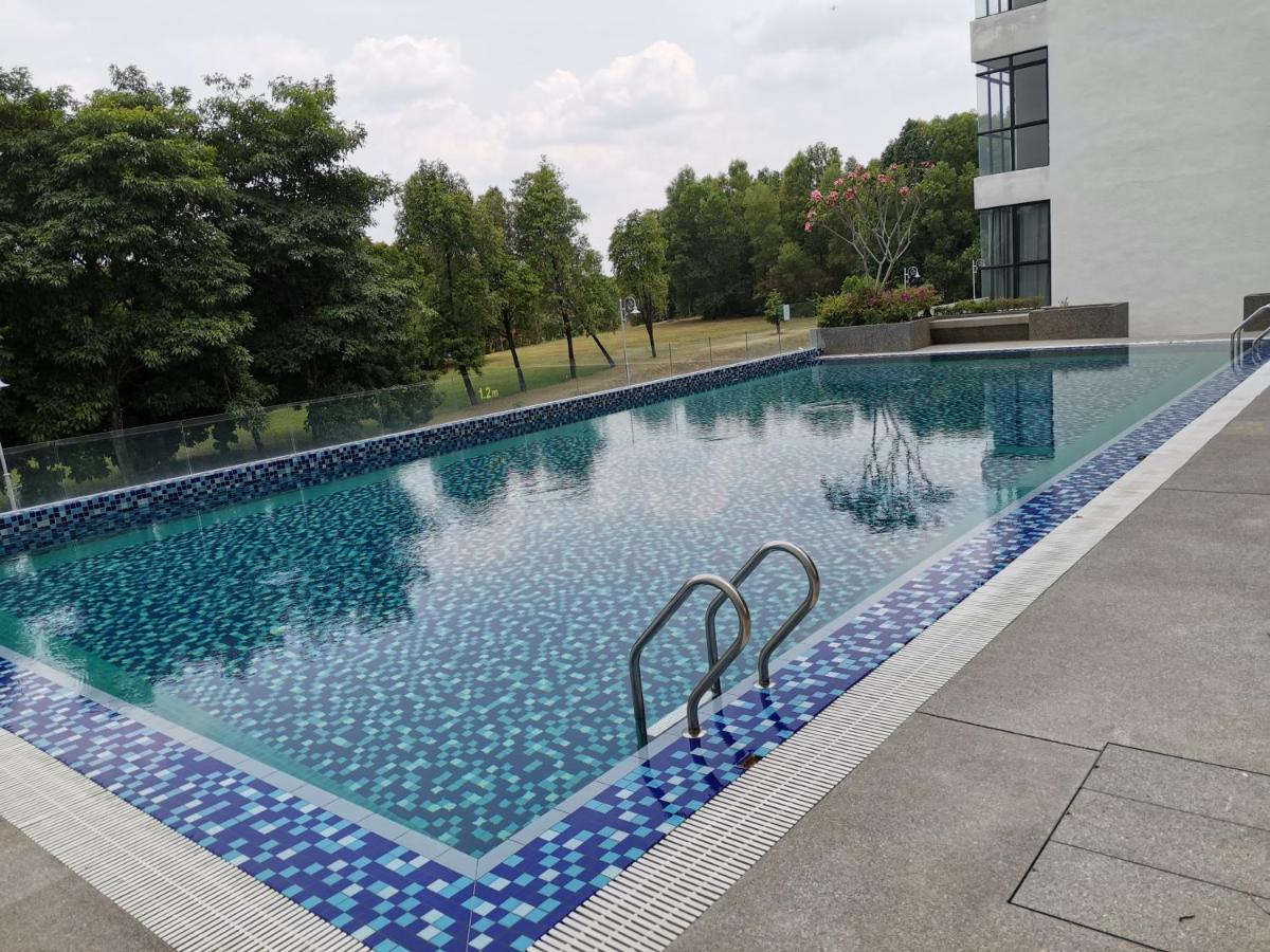 Duplex Homestay with WiFi & Netflix - B&B Ciberjaya