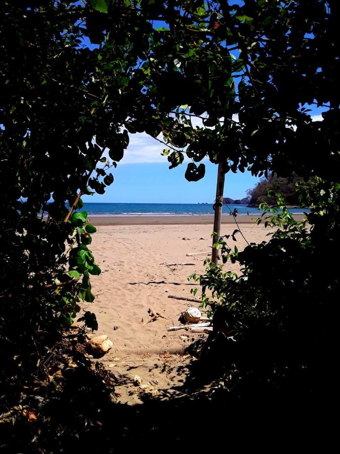Fully Furnished FAMILY JUNGLE TENT, Latino Glamping Paquera - Chambres d'hôtes Paquera