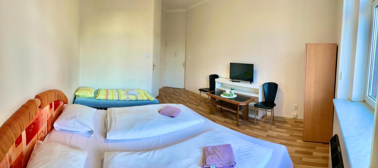 Driepersoonskamer met Eigen Badkamer