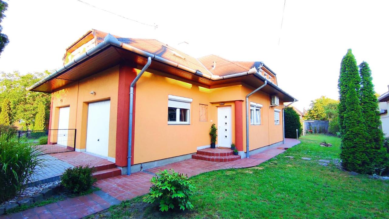 Holiday home in Balatonfenyves 35176 - Bed and Breakfast