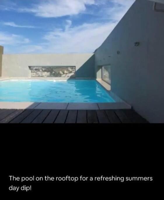Modern, trendy and comfortable 2 bedroom apartment in Cape Town - Chambres d’hôtes Le Cap