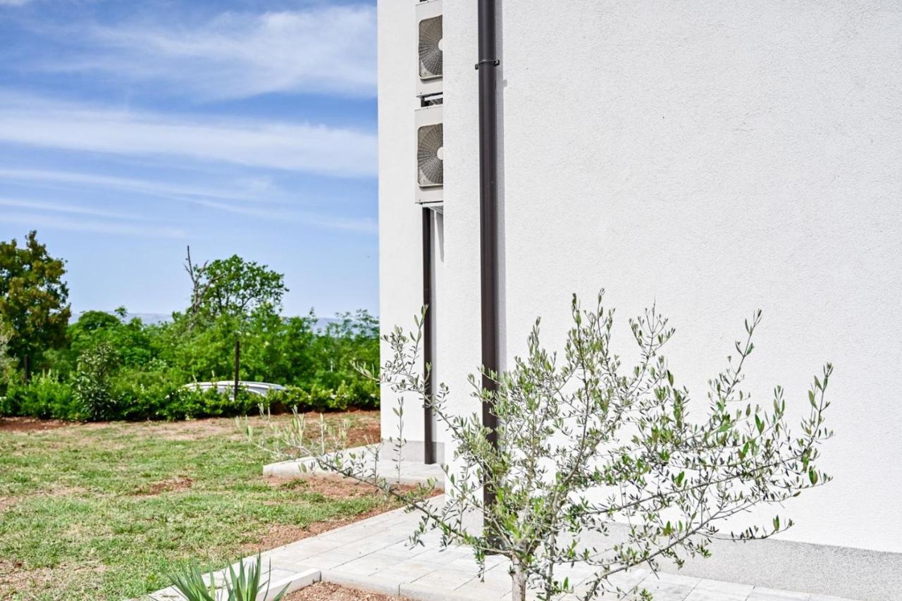 Luxury Apartment Nina with sea view - B&B Sveti Anton