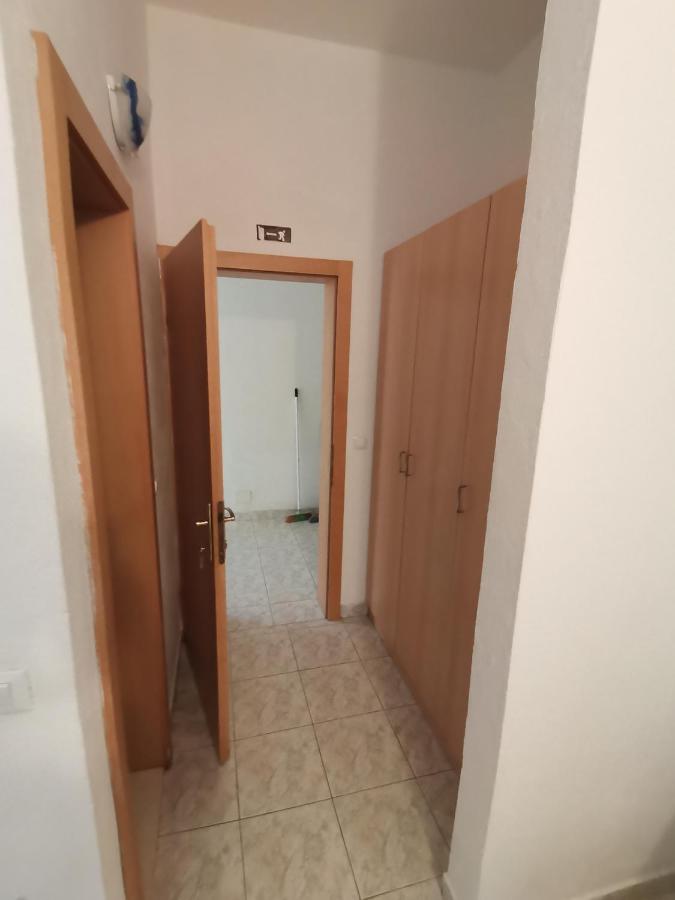 Studio Apartment (4 Adults)