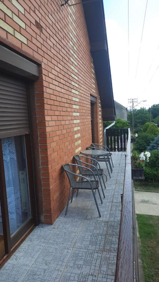 Zweibettzimmer mit Terrasse