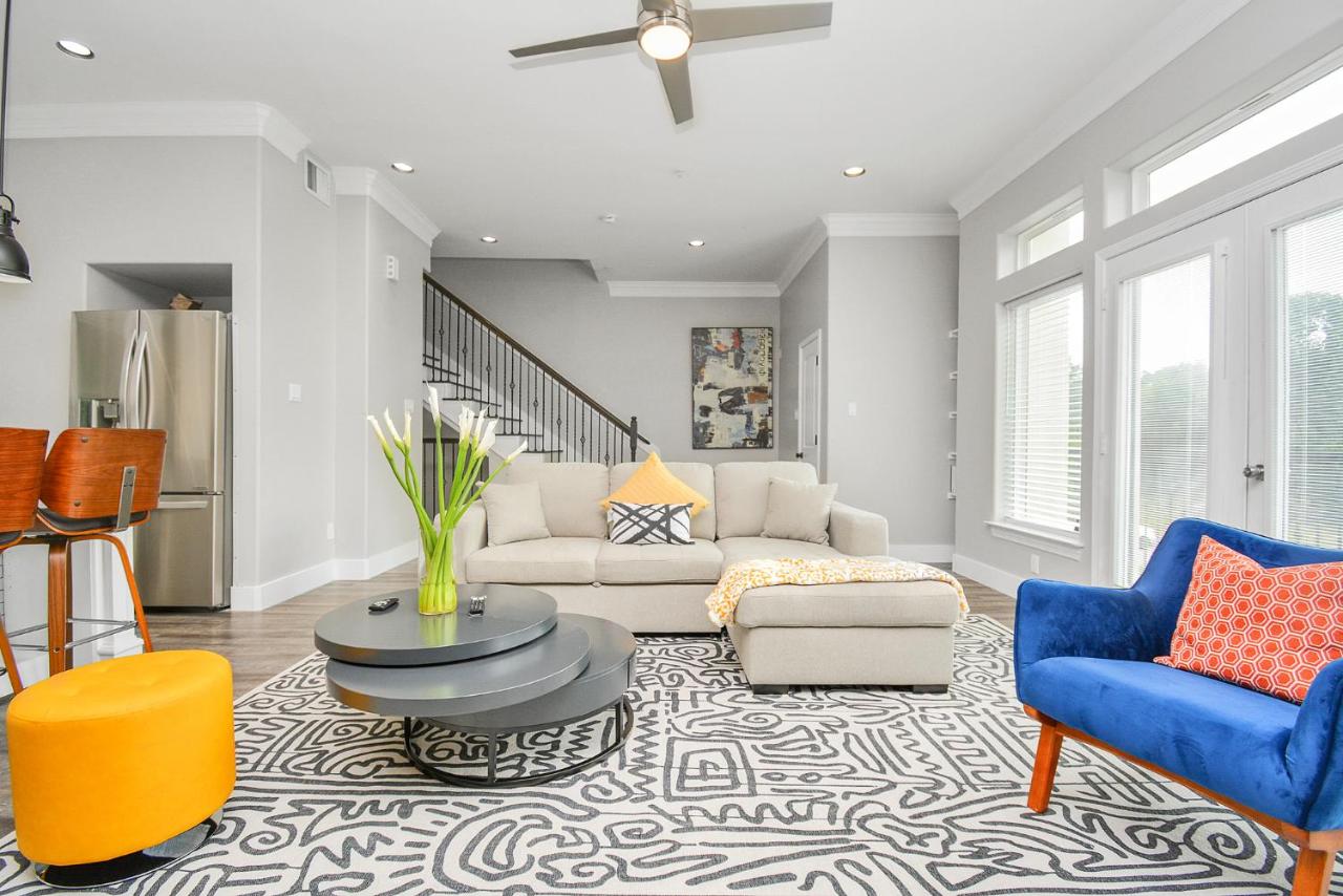 La Casa Blanca-Rooftop Skyline with Gameroom - B&B Houston