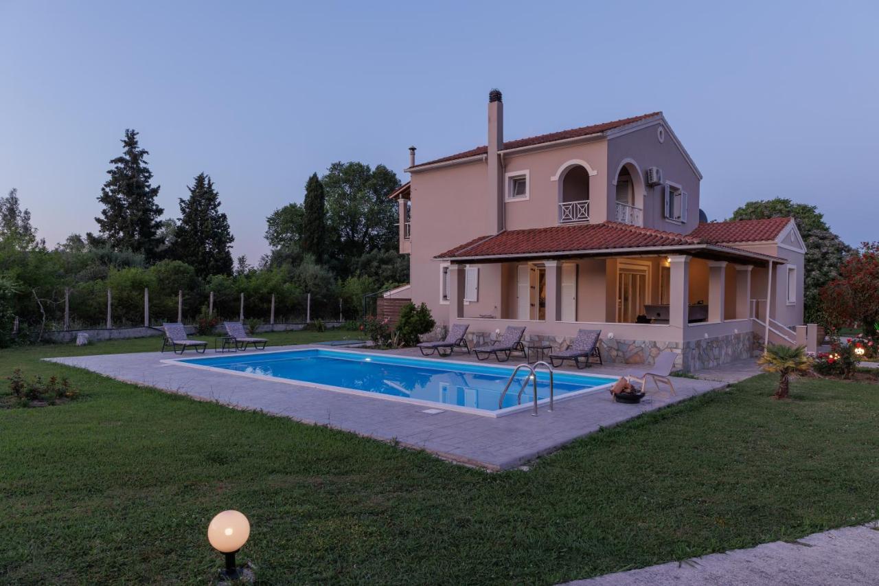 Country Villa Verde - 2Floor Family Home - Bed and Breakfast Grevedianá