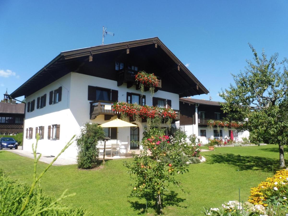 B&B Chieming - Ferienwohnung Wennesz 2 - Bed and Breakfast Chieming