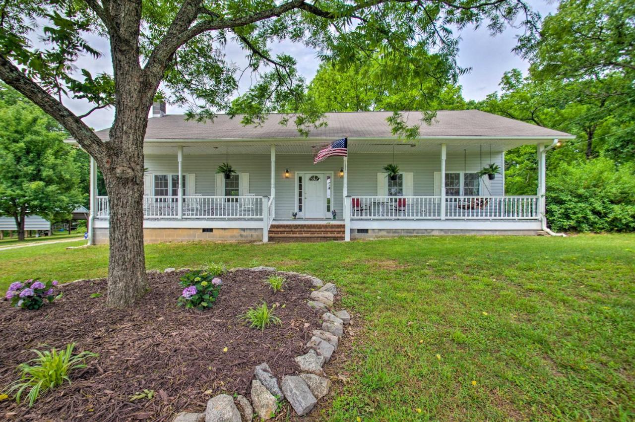 B&B Boydton - Charming Boydton Retreat about 5 Mi to Kerr Lake! - Bed and Breakfast Boydton