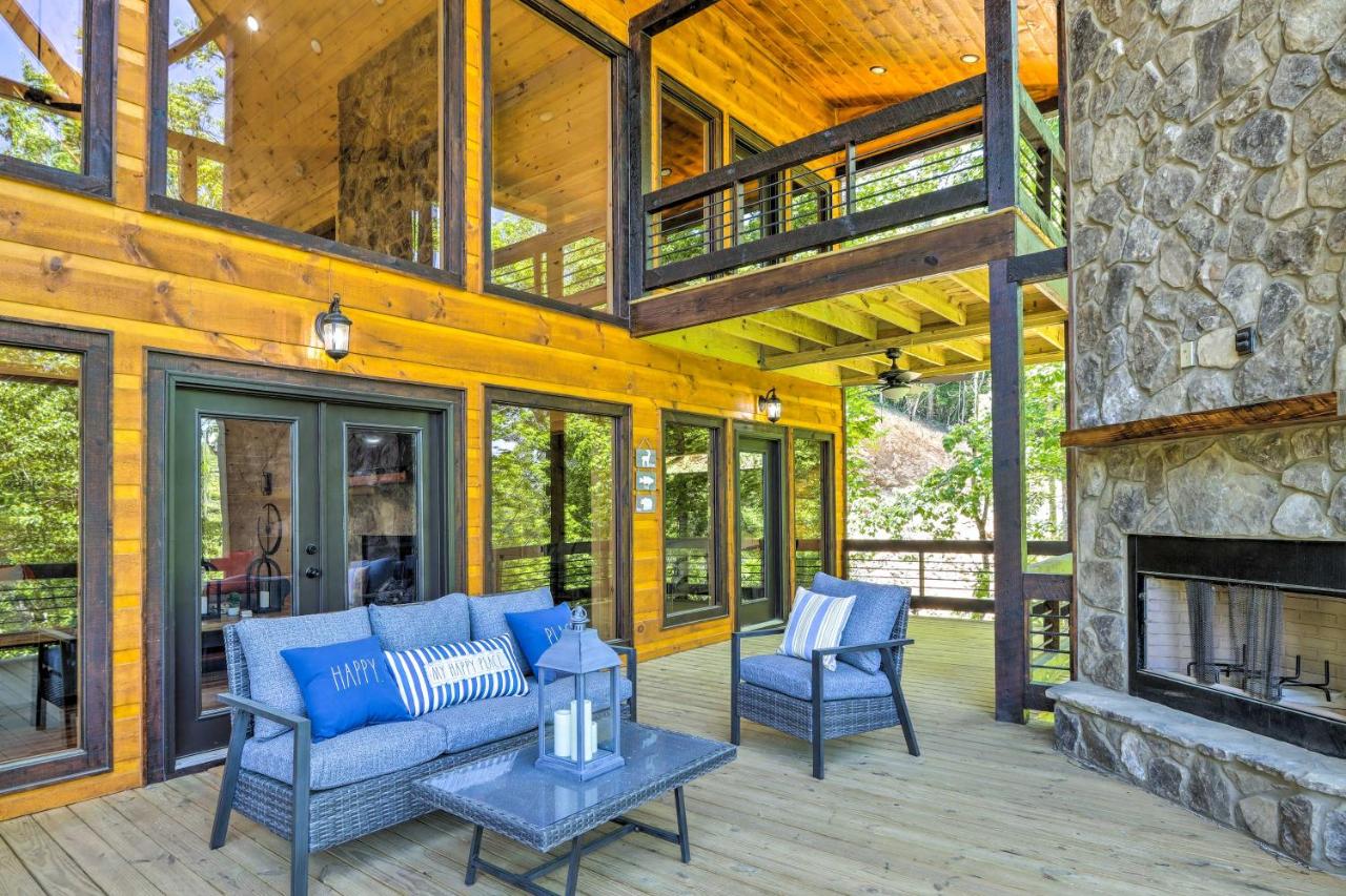 Riverfront Blue Ridge Escape with Scenic Views! - B&B