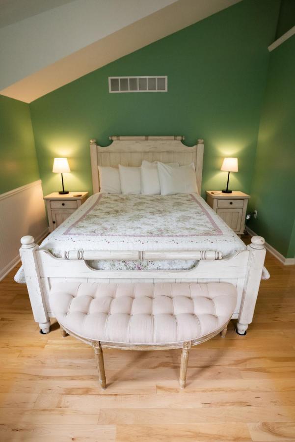 Deluxe Suite with Spa Bath