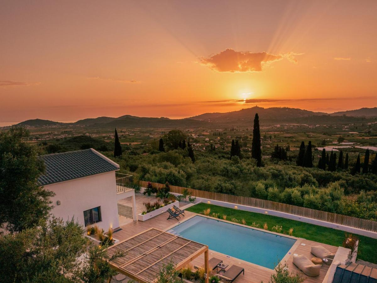 Villa Verde - Heated Pool with Stunning Views, by ZanteWize - Chambres d’hôtes