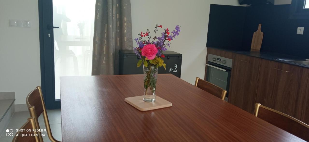 Appartement neuf et moderne au cœur de la Camargue - B&B Saint-Laurent-d'Aigouze