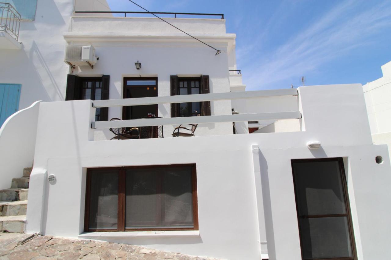 Plaka Philoxenia Apartments - B&B Valtotópi