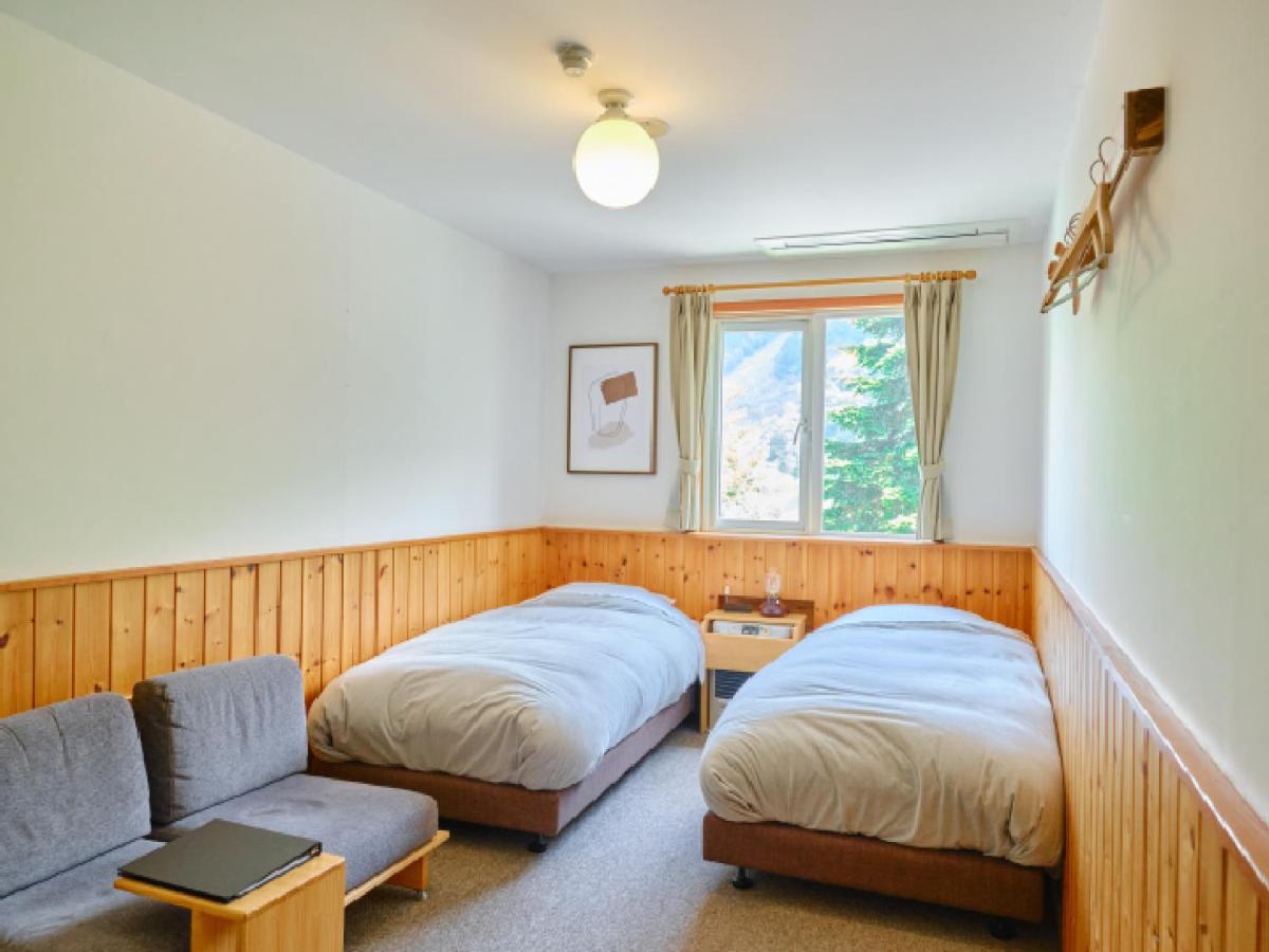 Standard Twin Room - Non-Smoking