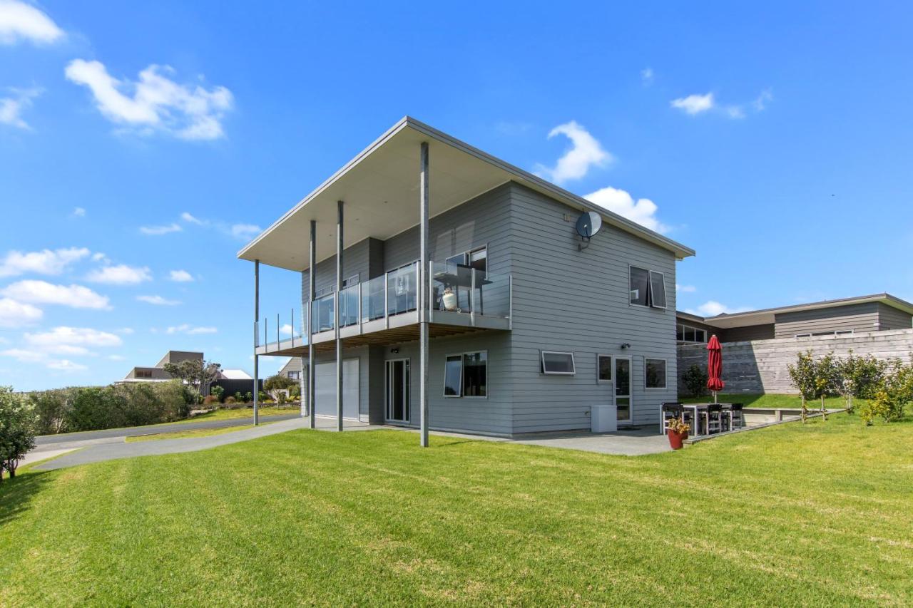 B&B Mangawhai - Sea It All On Devon - Mangawhai Holiday Home - Bed and Breakfast Mangawhai