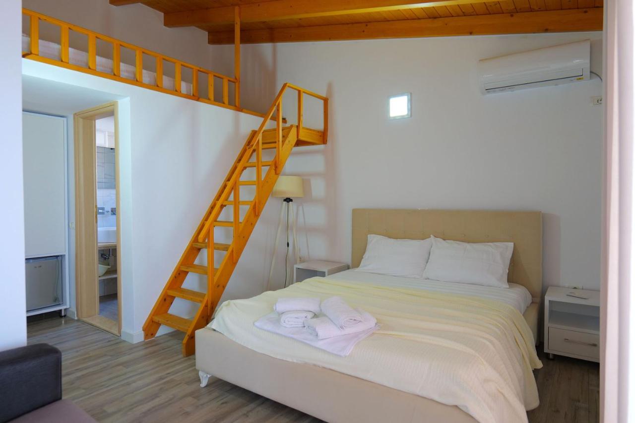 Duplex Quadruple Room