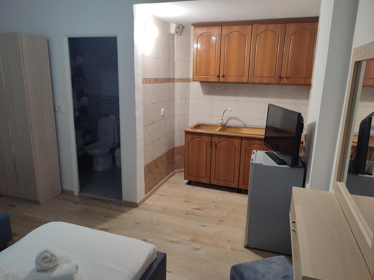 Economy Triple Room