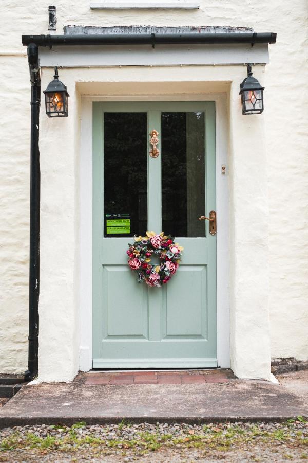 The Green Door Vegan B&B - B&B Llanon