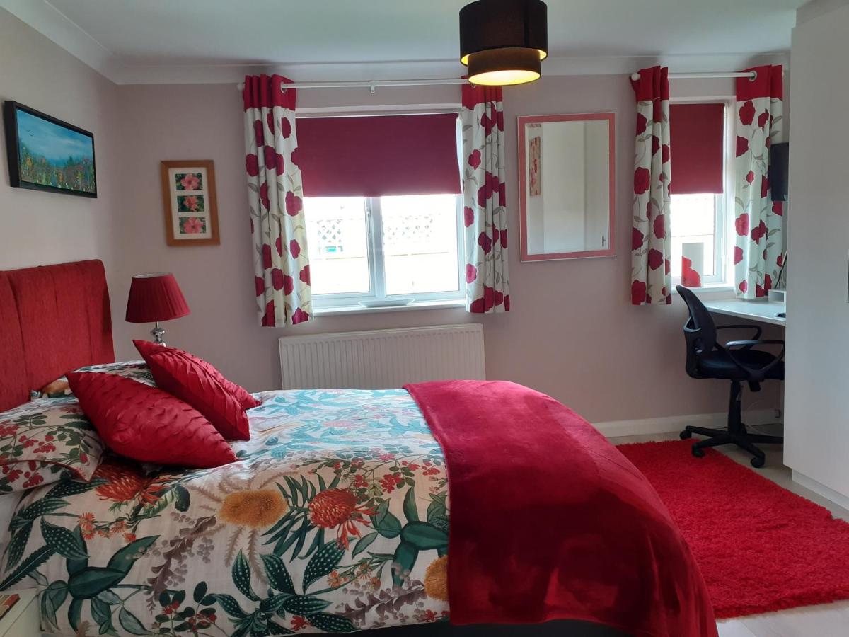 Safe haven 1 bed bungalow - Ferienwohnung Peacehaven