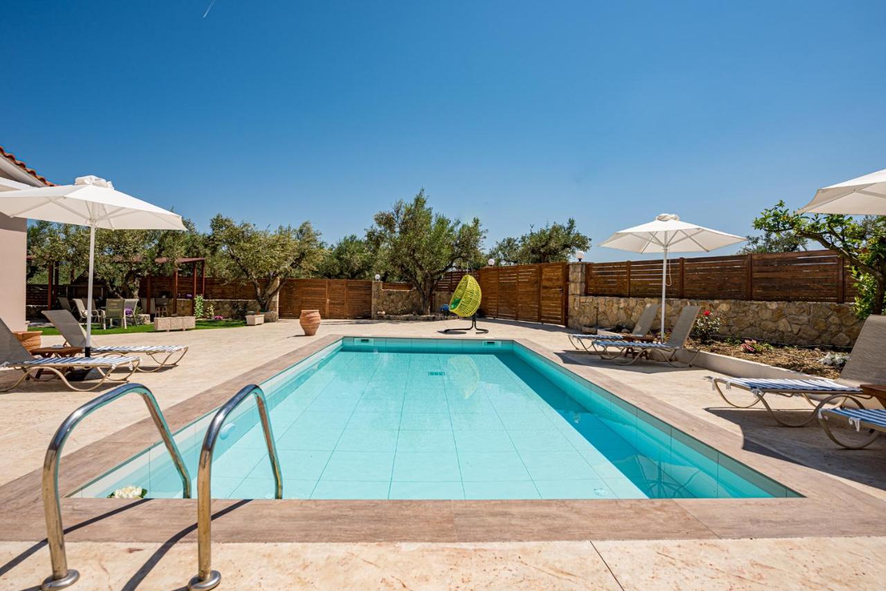 B&B Koukounaria - Villa Sofoklis - Bed and Breakfast Koukounaria