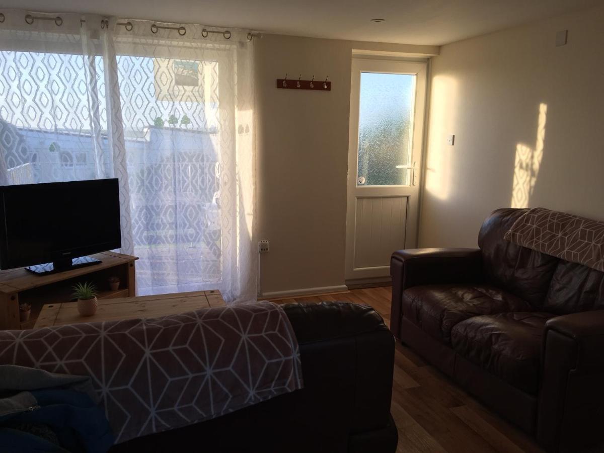 Widemouth Waves Holiday Chalet - B&B Poundstock