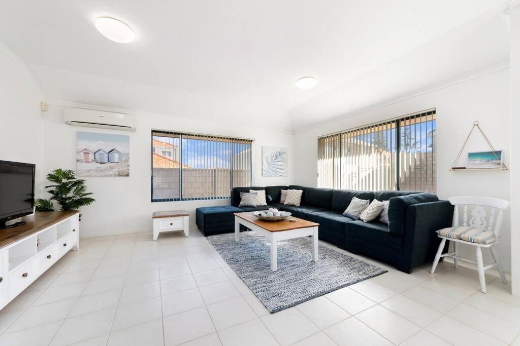 Avalon Beach Escape ~ Family Favourite with Wifi - Chambres d’hôtes Mandurah