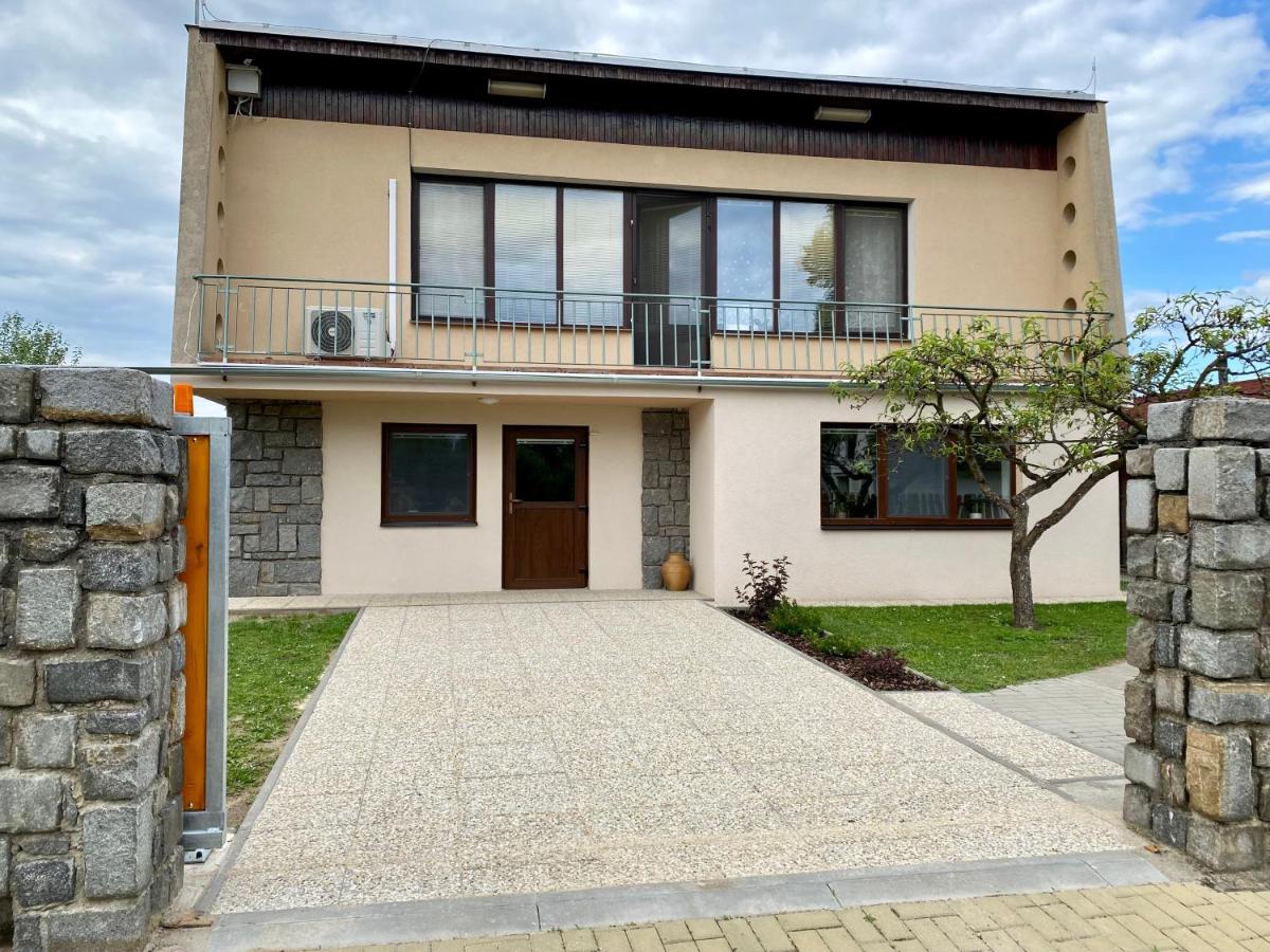 Apartmán Na Rozcestí Třeboň - B&B