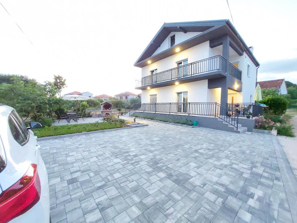 Apartment By The Sea - Bed and Breakfast Posedarje