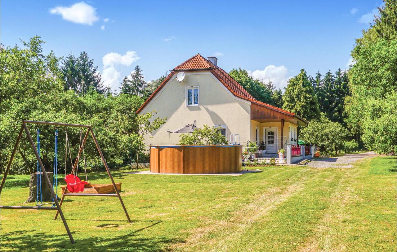 B&B Kitzladen - Amazing Home In Loipersdorf-kitzladen With 1 Bedrooms And Outdoor Swimming Pool - Bed and Breakfast Kitzladen