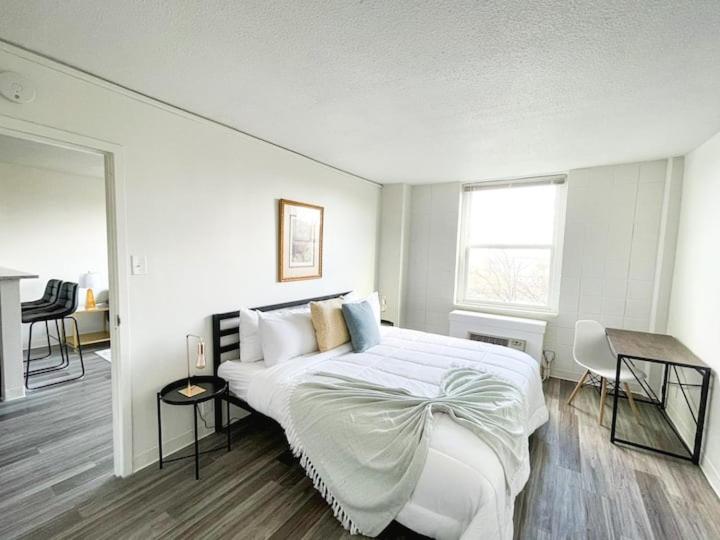 Sleepover Downtown Cincinnati 1BD 1BA Apartments - Bed and Breakfast