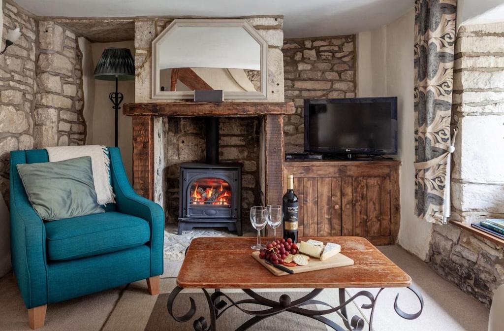 B&B Stroud - Teasel Cross Cottage, Painswick - Bed and Breakfast Stroud