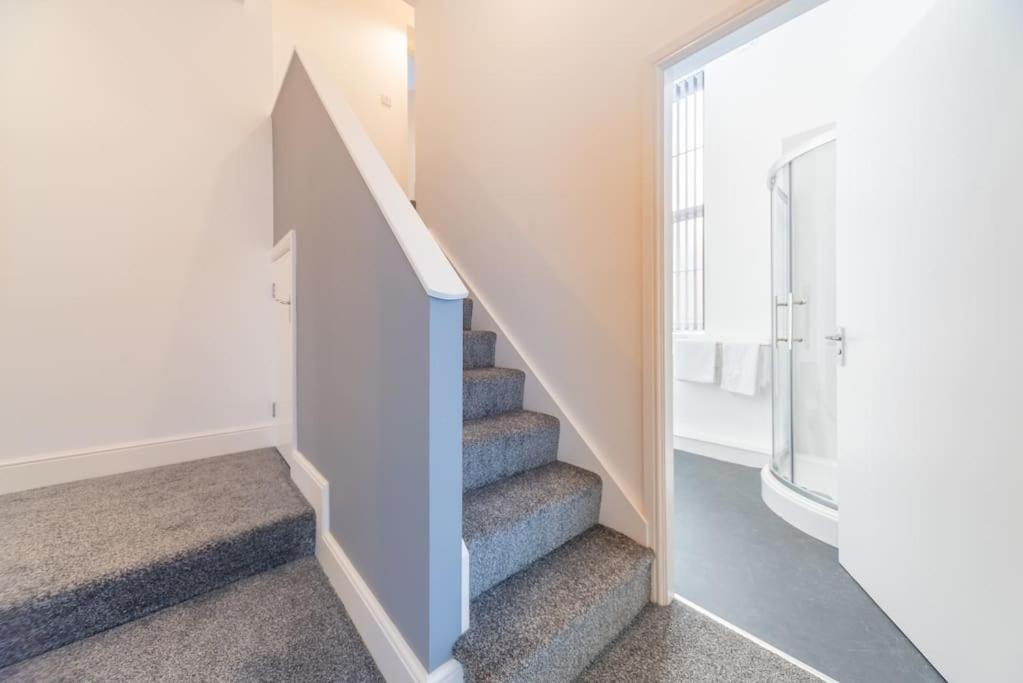 Jesouth Chic City Centre Suite 1BR Marina & Theatre - Chambres d'hôtes Kingston-upon-Hull