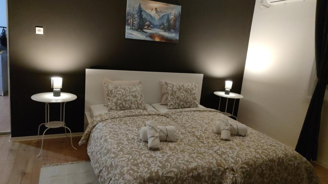 4 STARS APARTMENTS Near Airport - B&B