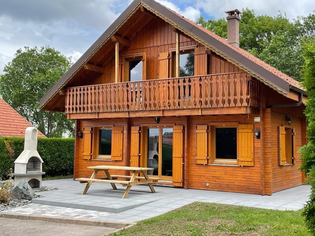 B&B Gérardmer - CHALET 6 PERS INDEPENDANT PROCHE CENTRE ET LAC - Bed and Breakfast Gérardmer