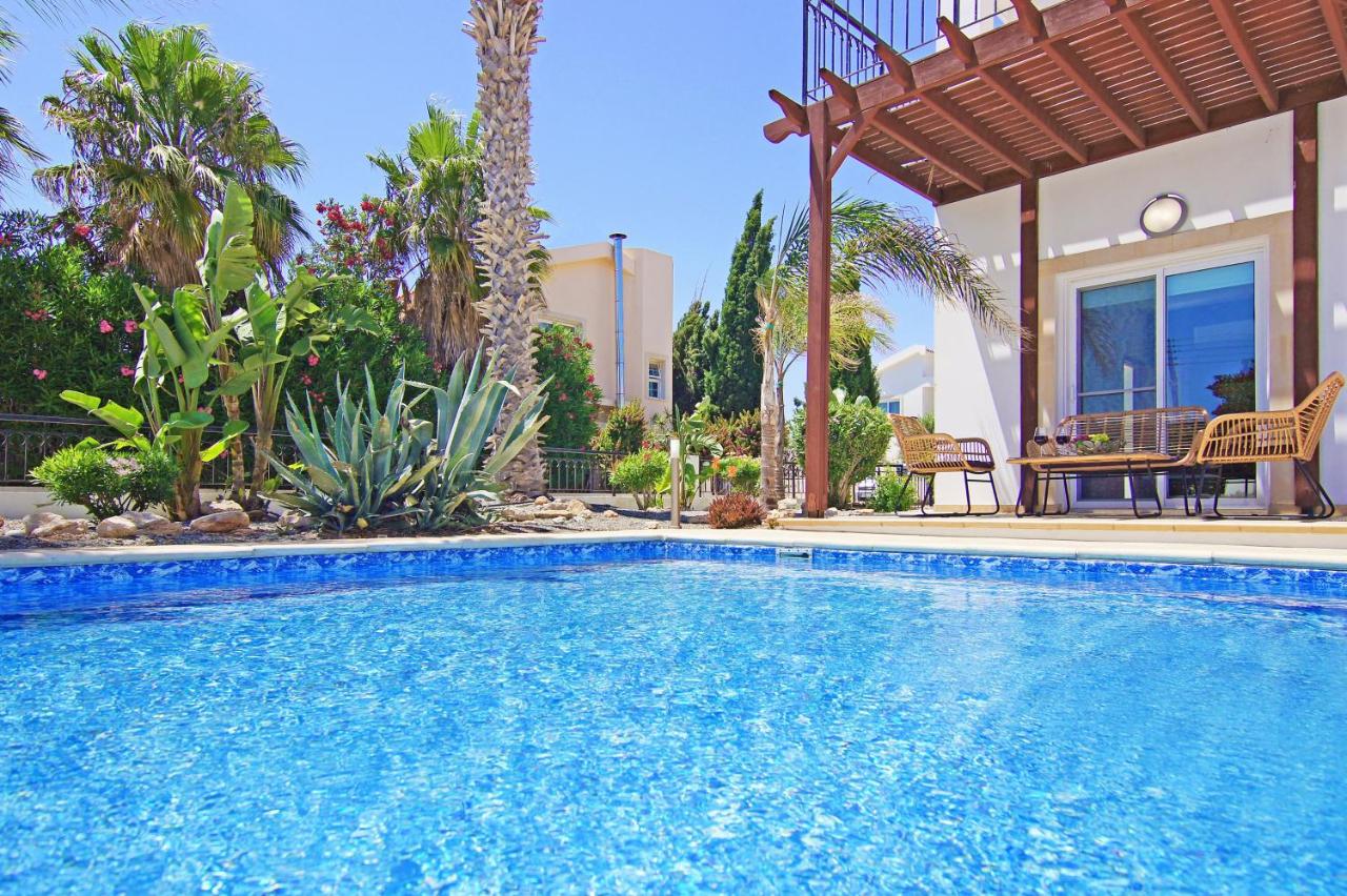 Sea View Villa -Private Pool - 1 Min Walk to Beach - B&B Ayia Napa