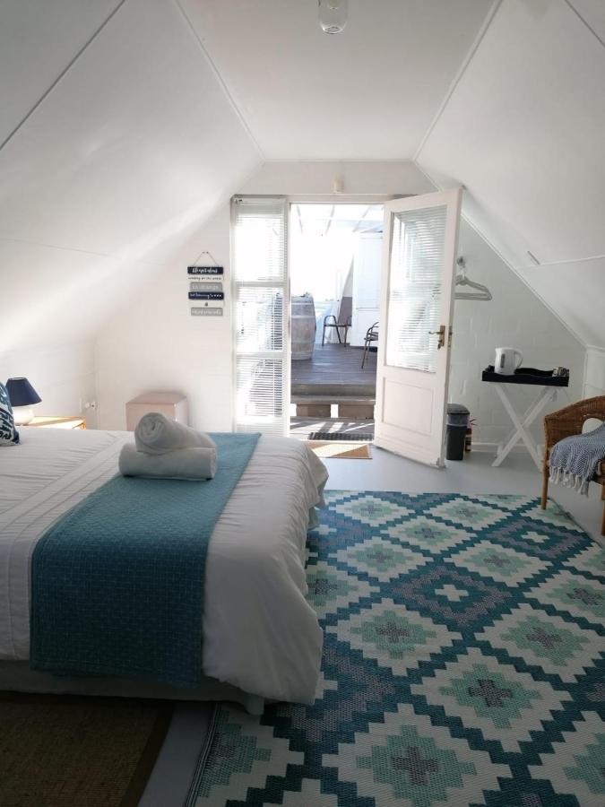 B&B Langebaan - Llamedos Loft with sea view - Bed and Breakfast Langebaan