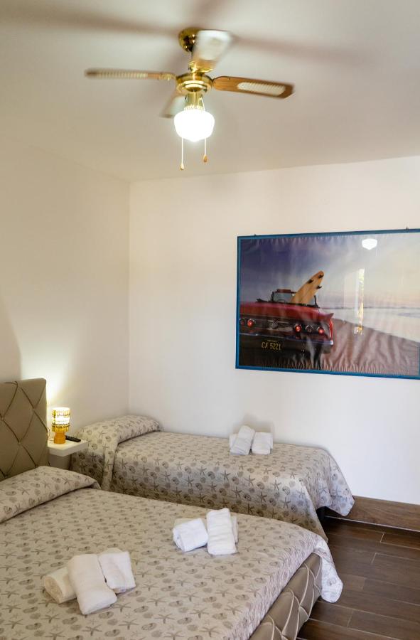 Habitación Triple con vistas a la piscina