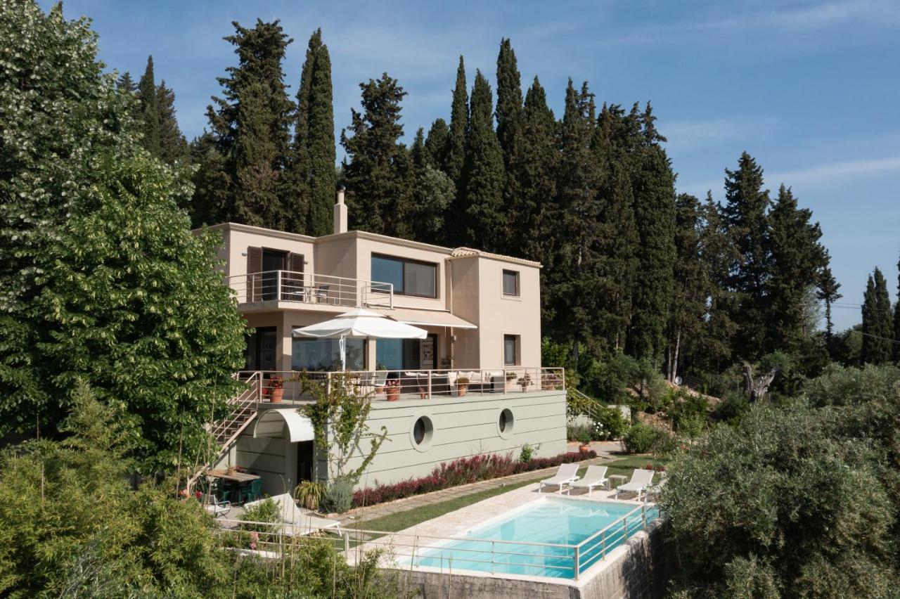 Terra e Mare Seaview Villa with Private Pool & Beach access - B&B
