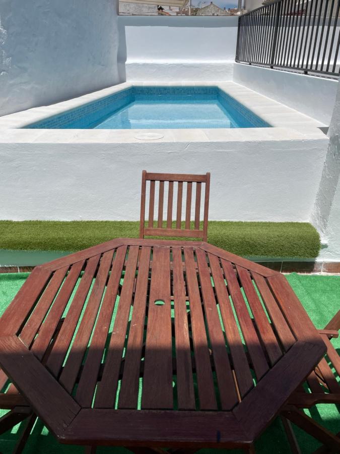 Apartamento nuevo con piscina en el centro "Doña Paca-Ronda" - Chambres d’hôtes