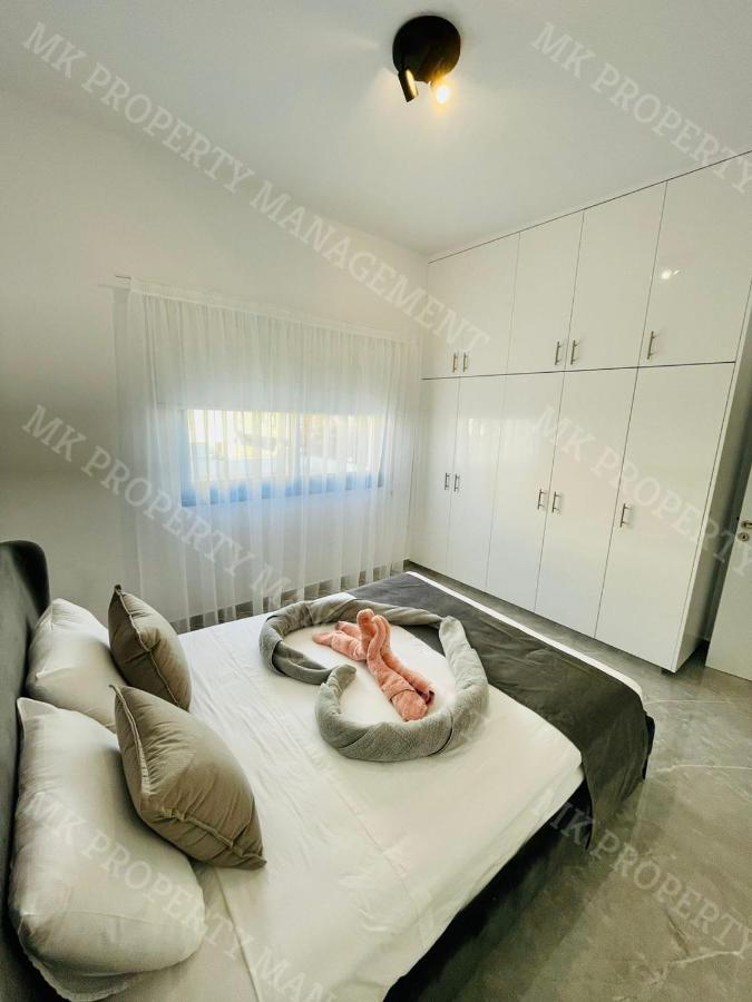 B&B Larnaca - Stunning Two Bedroom Apartment!! - Bed and Breakfast Larnaca